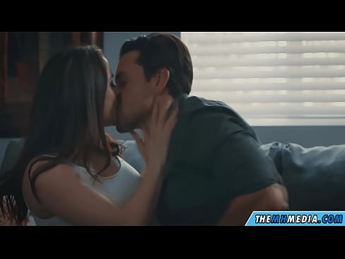 ❤️ Rhyw rhamantus gyda mam busty dda Fideo porn wrthon ni