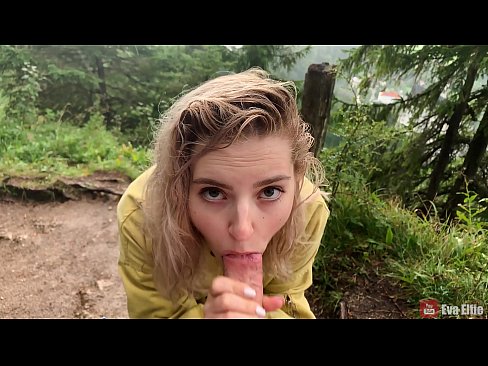❤️ Merch yn llyncu cum ar ôl blowjob cyhoeddus - Eva Elfi Fideo porn wrthon ni